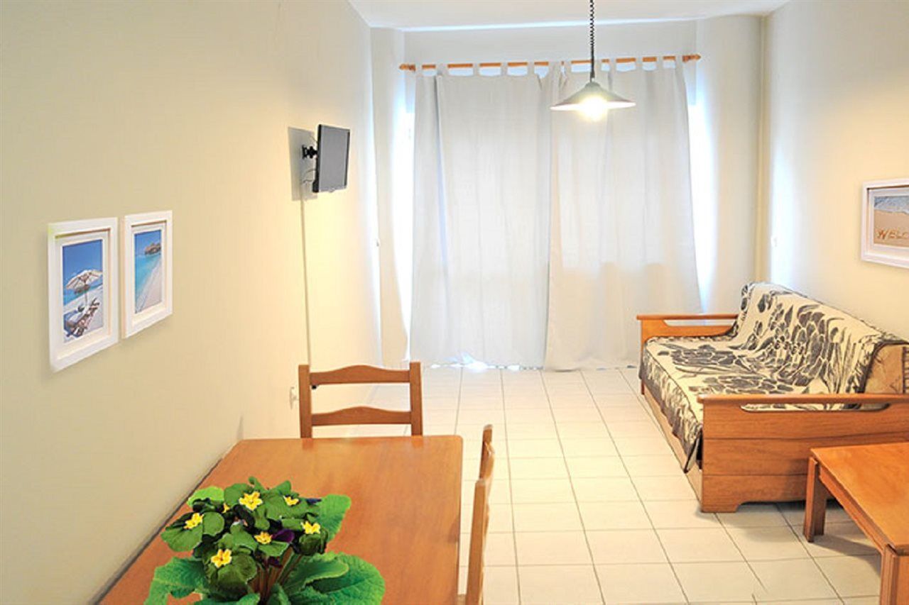 Greta Apartments แอร์ซอนิสซอส ภายนอก รูปภาพ